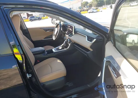 2025 Toyota Rav4 Xle z USA, uszkodzony, nr VIN JTMW1RFV8SJ035588